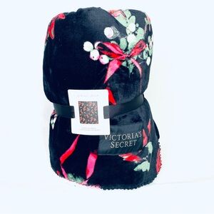 Victoria's Secret NWT Black Floral Blanket